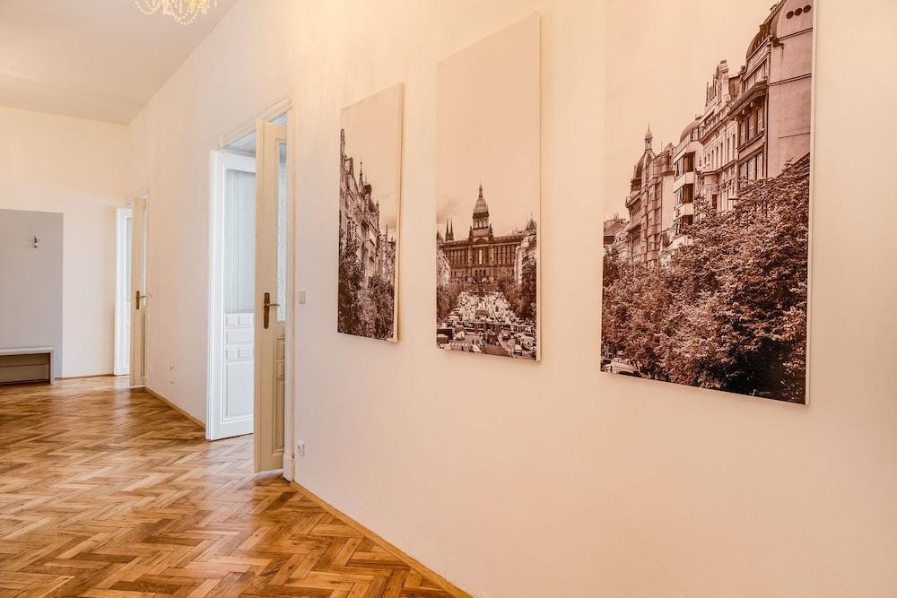 Apartments 39 Wenceslas Square Прага Екстериор снимка