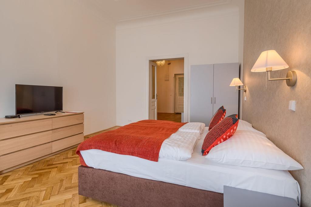 Apartments 39 Wenceslas Square Прага Екстериор снимка